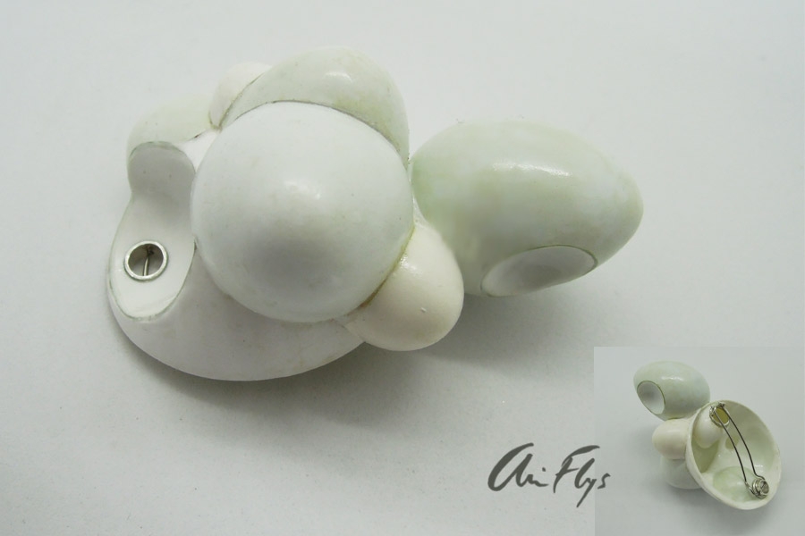 broche